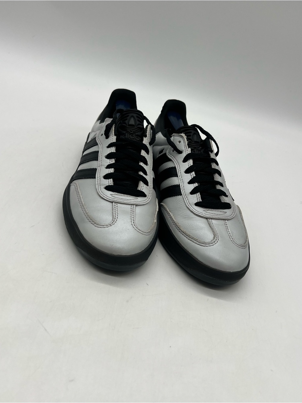 adidas Puig Samba Men’s 7.5 Silver Metallic Core Black Leather HQ4747 Sneakers